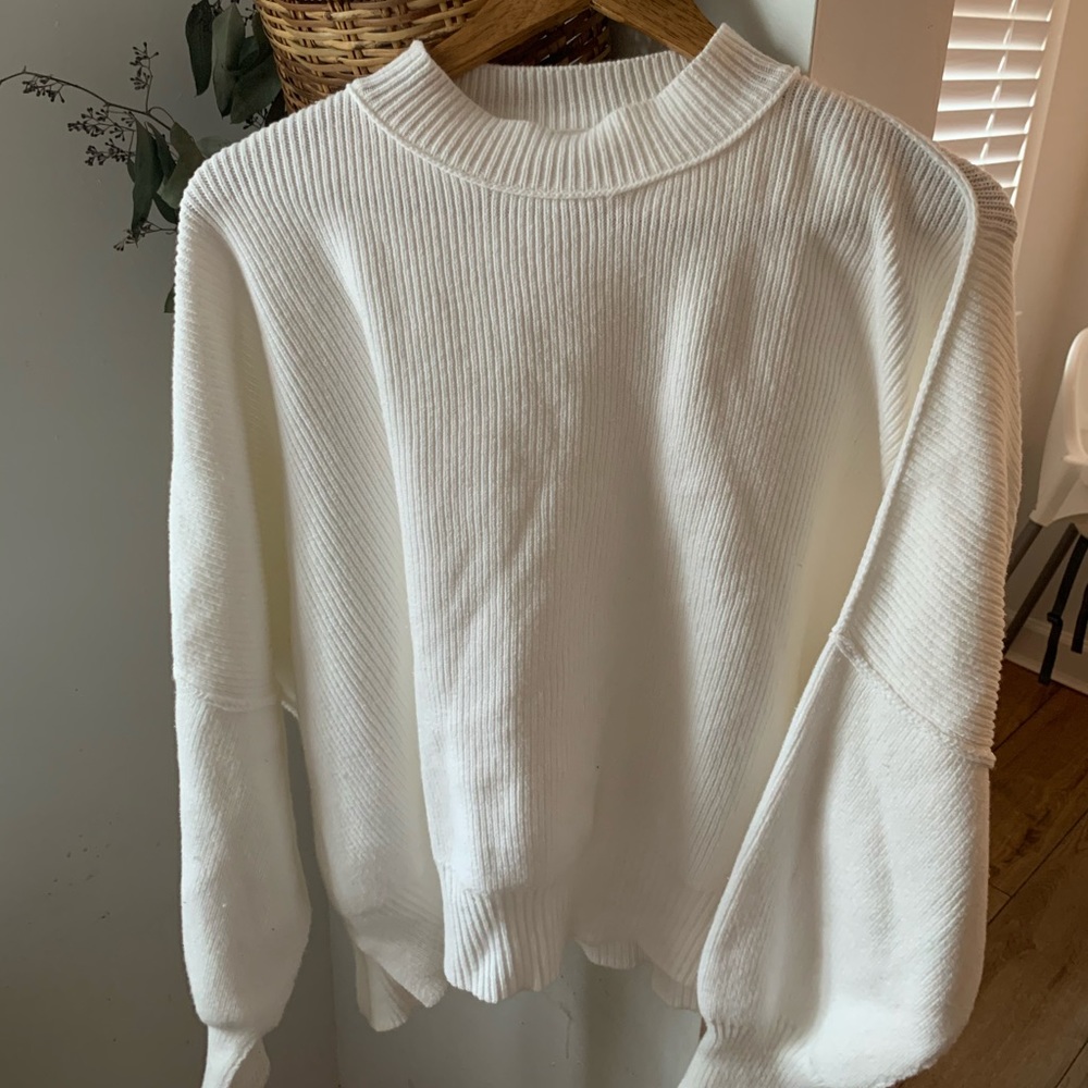 BRAND NEW NEVER WORN FREE PEOPLE EASY STREET TUNIC IN THE COLOR PAINTED WHITE